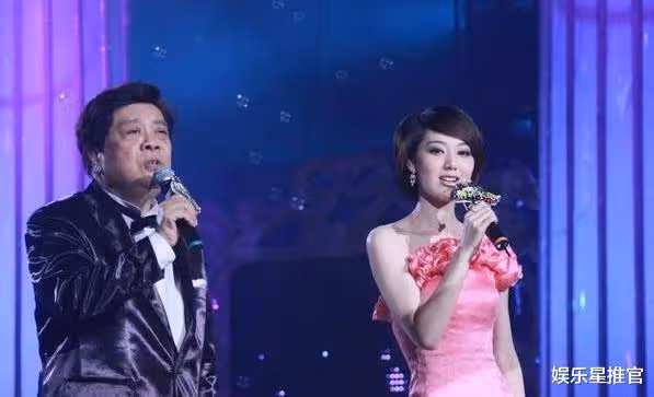 王冠:曾是李詠指定搭檔,巔峰時被電視「退回」,如今現狀如何?