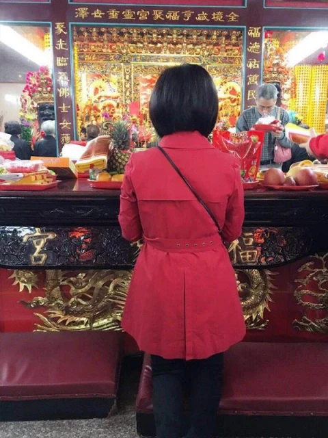 除夕買花求好運!于美人初一早上看「半盆都枯萎」心驚急扔 果真「家裡出事了」嘆:不敢再買了