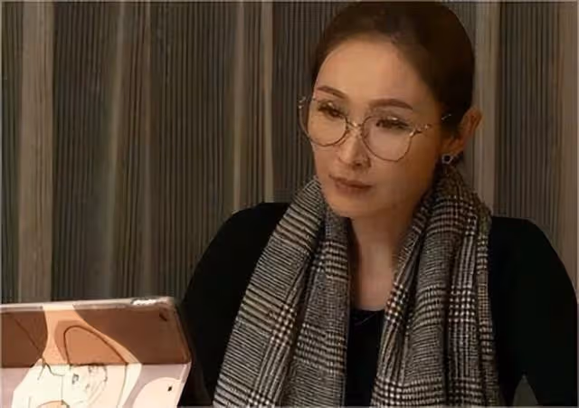 TVB金牌主持央視獻唱,千古第一才女造型被贊,節目當晚收視最高