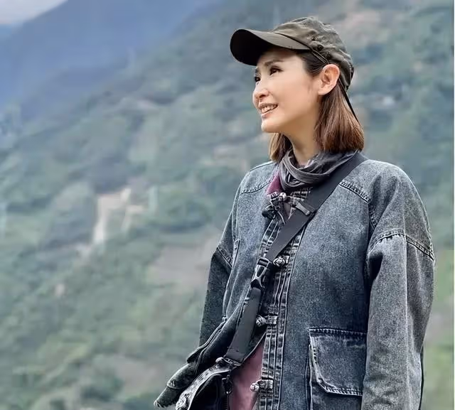 TVB金牌主持央視獻唱，千古第一才女造型被贊，節目當晚收視最高