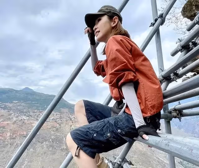 TVB金牌主持央視獻唱，千古第一才女造型被贊，節目當晚收視最高