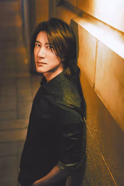 李靚蕾曬名媛聚會照，近況生活優越，率先贏得三個孩子的撫養權