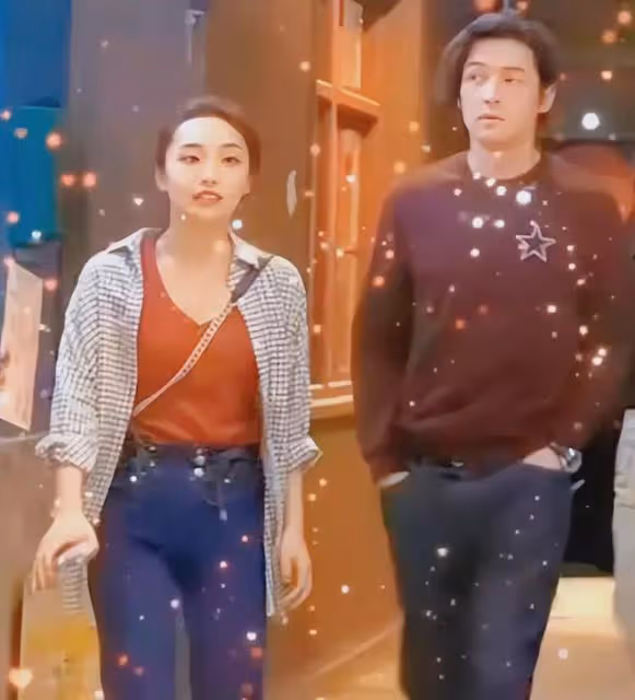 胡歌黃曦寧婚紗照曝光,胡嫂靠老公肩頭甜笑,4年前圈內人就知情