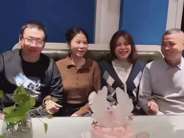 流量正式回歸許姚!姚家男兒兄妹直播帶貨人氣高,田家忘記了初心