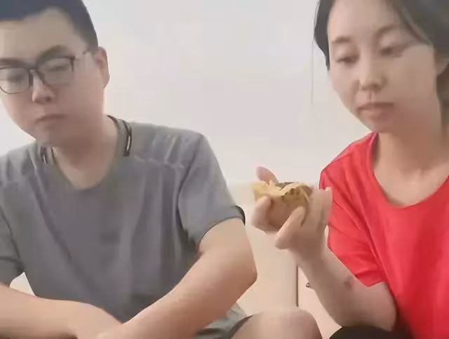 流量正式回歸許姚!姚家男兒兄妹直播帶貨人氣高,田家忘記了初心