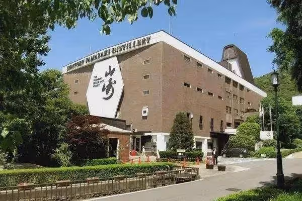 在華潛伏38年的日本飲料，一年賺走1100億，消費者還誤認為是國貨
