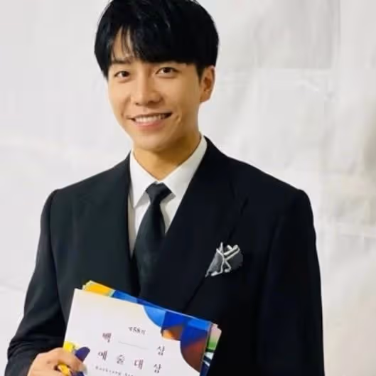 李昇基官宣結婚惹爭議，岳父因詐騙入獄，好友李敏鎬在線調侃