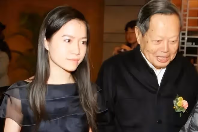 19年過去了,楊振寧表示將全部財產給翁帆,網友:她終得到想要的