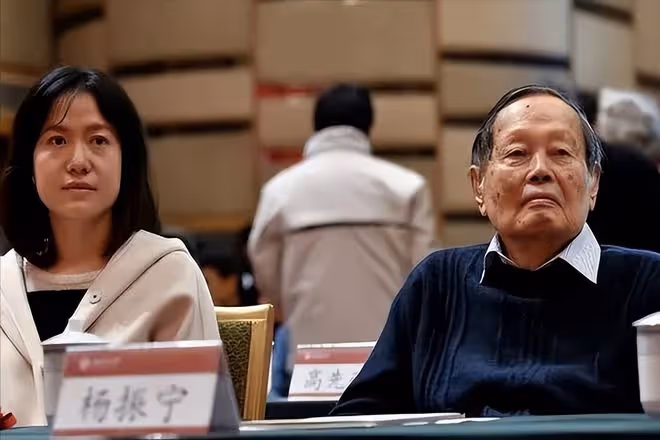 19年過去了,楊振寧表示將全部財產給翁帆,網友:她終得到想要的