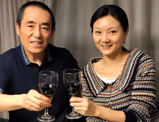 知名導演被曝潛規則選妃,私生活混亂私生子無數,馮小剛等人躺槍
