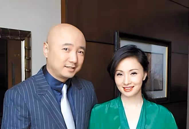 知名導演被曝潛規則選妃,私生活混亂私生子無數,馮小剛等人躺槍