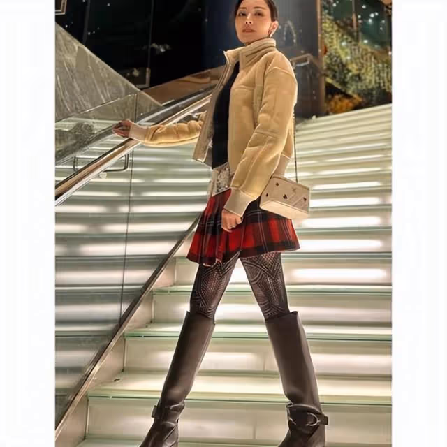 李嘉欣為兒子許建彤慶祝12歲生日,兒子長相出眾神似父親許晉亨