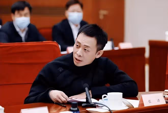 《狂飆》慶功宴:張頌文李一桐同框參加,張譯高葉卻缺席惹爭議