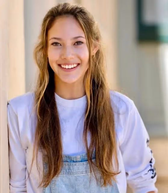 谷愛凌穿黑絲自拍,身材傲人顏值不輸女明星,19歲身家過億