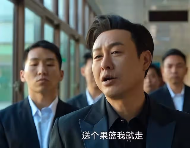 張譯上新聞聯播再登熱搜!黑歷史被扒黑料不斷,他要塌房了嗎?