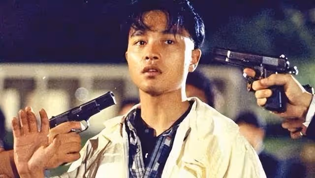 1990年,《英雄本色3》殺青後,徐克就和周潤發一刀兩斷!