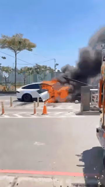 林志穎車禍後首談特斯拉有沒有剎車失靈,嘴上說不要身體卻很誠實