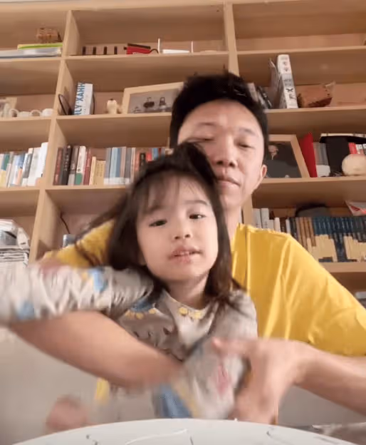 麻子扮演者宋家騰日常生活!老婆膚白貌美顏值高,兒女雙全太幸福
