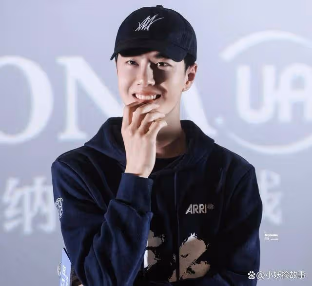 王一博尷尬現狀，業內都在夸，外界卻在嘲，何去何從靠選擇