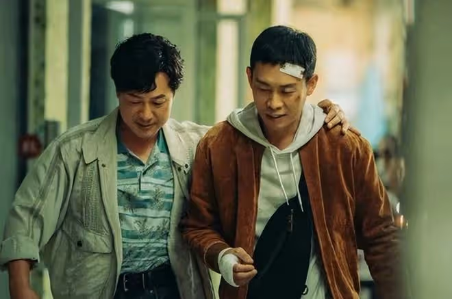 張頌文大火,卻背300元舊包出席狂飆慶功宴,張譯高葉缺席引熱議