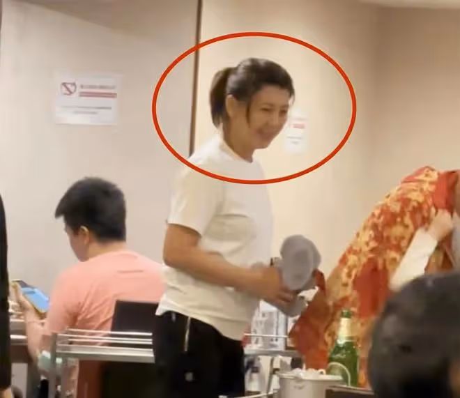 51歲閆學晶:近況曝光,帶5歲女兒現身泰國度假,春節剛當上奶奶