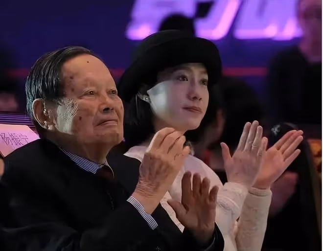 網友曝101歲楊振寧病重恐時日不多,曾說想活過120歲,多陪陪翁帆
