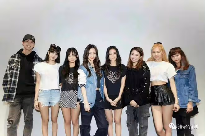 楊穎活成黃曉明高攀不起的樣子!Jennie男同熱吻,lisa75億購房