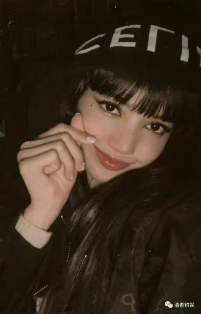 楊穎活成黃曉明高攀不起的樣子!Jennie男同熱吻,lisa75億購房