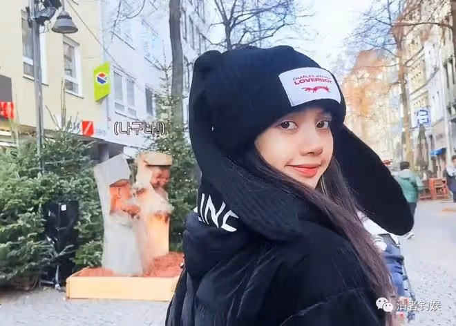 楊穎活成黃曉明高攀不起的樣子!Jennie男同熱吻,lisa75億購房