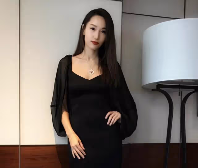 TVB前知名花旦正式移居歐洲!在地鐵上被偶遇,網友大讚又高又美