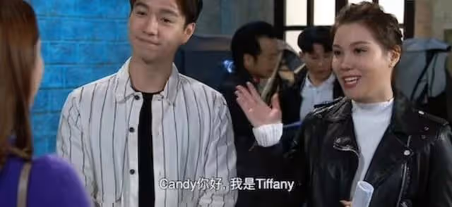 硬捧？23歲TVB上位小花劇集首露面被批外形顯老：像個發麵饅頭