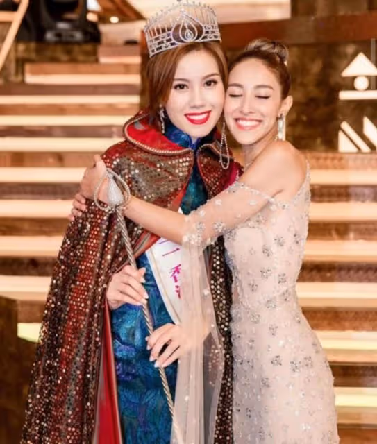 硬捧？23歲TVB上位小花劇集首露面被批外形顯老：像個發麵饅頭