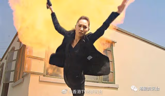 44歲徐子珊秘隱3年近況曝光!倫敦休閒裝搭地鐵狀態極好又高又靚
