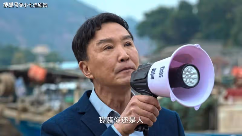 《狂飆》徐忠喊話楊健場面太尷尬?原著安欣喊話,堪比談判專家