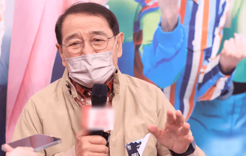 看劉丹對劉愷威李曉峰的態度,我才意識到汪小菲的不幸是張蘭一手造成的
