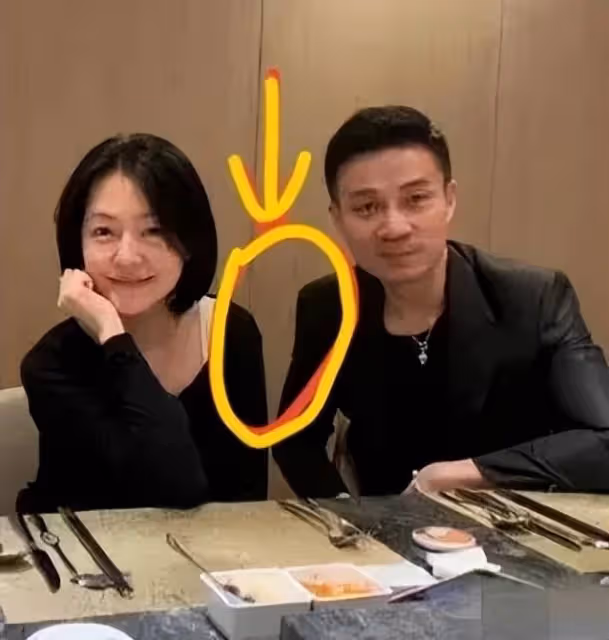 風波後小S許雅鈞深夜合體秀恩愛貌合神離太刻意,二女兒跟唐老師長得太像了