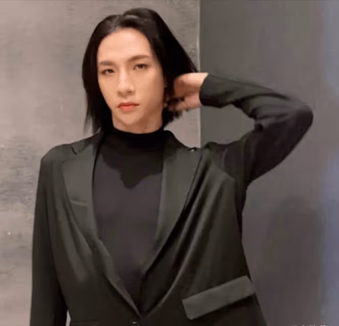風波後小S許雅鈞深夜合體秀恩愛貌合神離太刻意,二女兒跟唐老師長得太像了