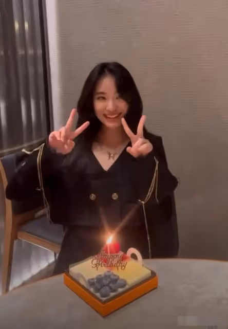 風波後小S許雅鈞深夜合體秀恩愛貌合神離太刻意,二女兒跟唐老師長得太像了