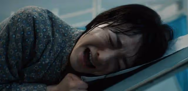 脫離濾鏡上演年代劇,展現屬於她的煙火人生