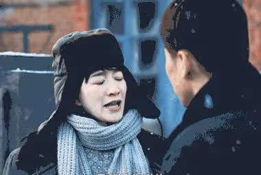 脫離濾鏡上演年代劇,展現屬於她的煙火人生