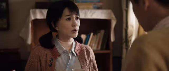 脫離濾鏡上演年代劇,展現屬於她的煙火人生
