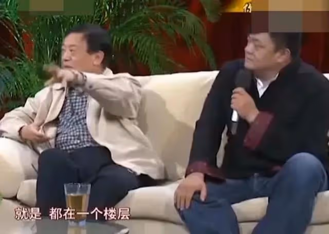 演員高明：娶初戀為妻，與兒女做鄰居，結婚52年無緋聞