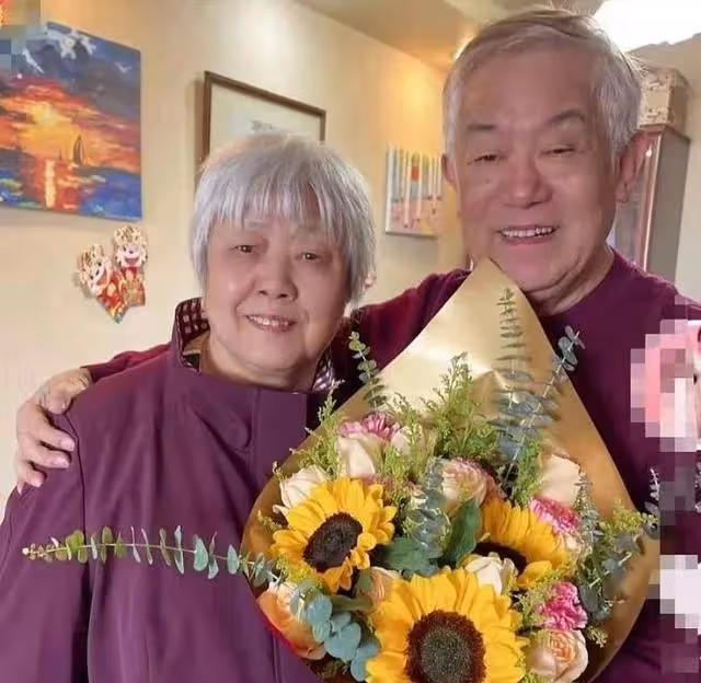 演員高明:娶初戀為妻,與兒女做鄰居,結婚52年無緋聞