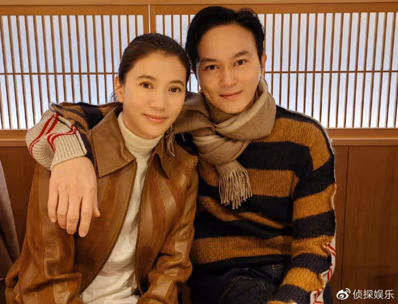 袁詠儀張智霖慶結婚22年，夫妻雙雙素顏出鏡，滿臉歲月痕跡好真實