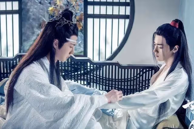 《陳情令》:十六年前的魏嬰,一心護著藍湛,從這些細節可以看出