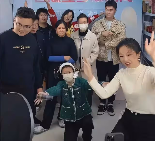 善惡終有報!雲昊直播吐露心聲為小星星著想,田靜一副好牌打稀爛