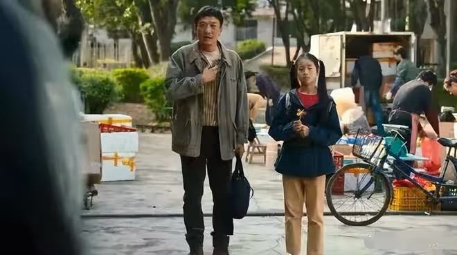 《狂飆》黃瑤舉報高啟強引不滿，被辱罵白眼狼，父親老默出言維護