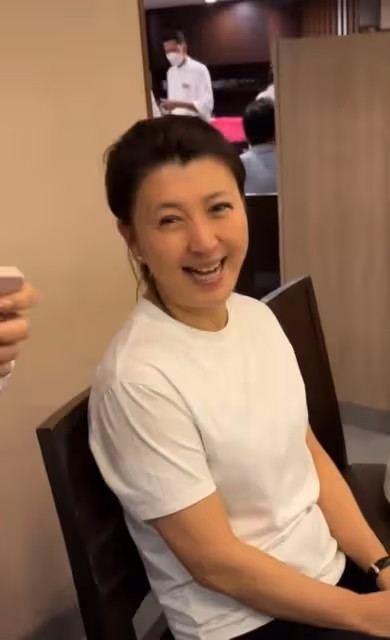 閆學晶一家三口在泰國接地氣!二婚老公肚腩突出,5歲女兒似爸爸
