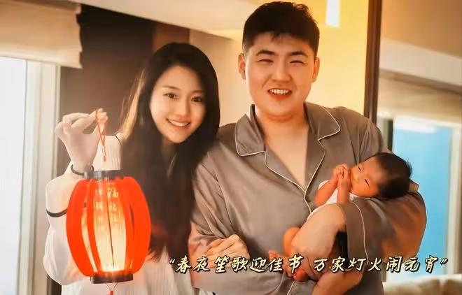 閆學晶一家三口在泰國接地氣！二婚老公肚腩突出，5歲女兒似爸爸