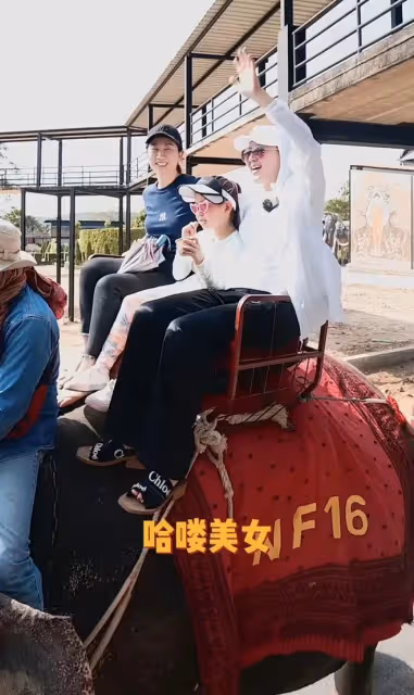 閆學晶一家三口在泰國接地氣！二婚老公肚腩突出，5歲女兒似爸爸